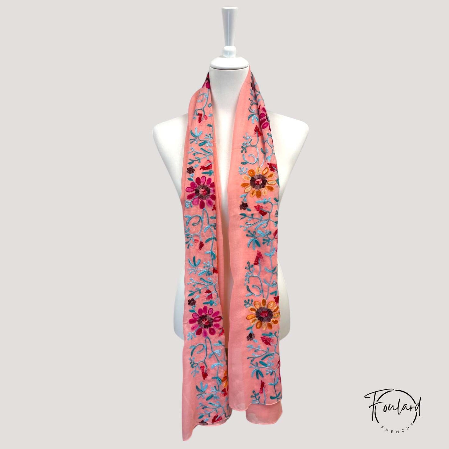 Foulard Brodé Floral – Rose Poudré