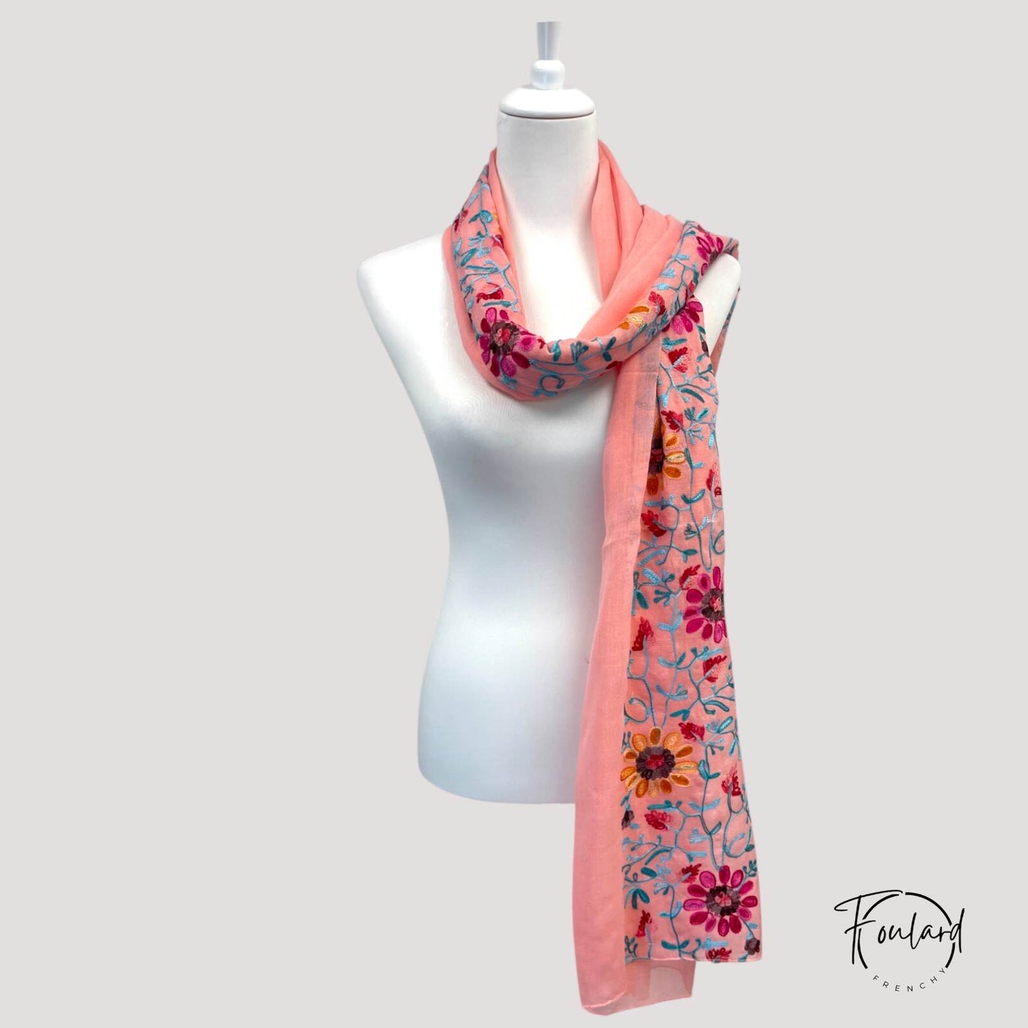 Foulard Brodé Floral – Rose Poudré