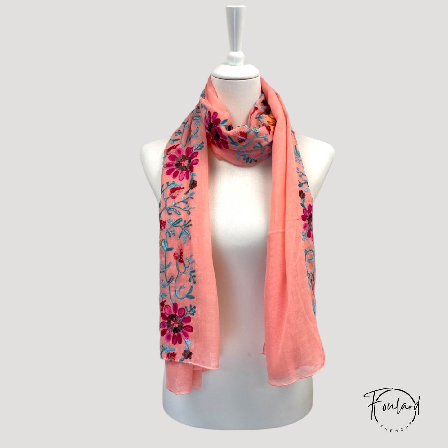 Foulard Brodé Floral – Rose Poudré