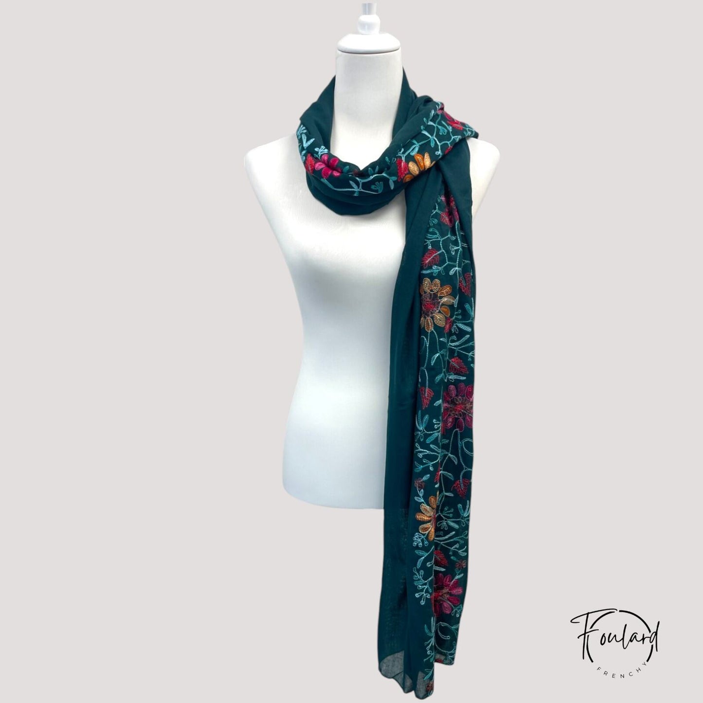 Foulard Brodé Floral – Vert Émeraude Élégant