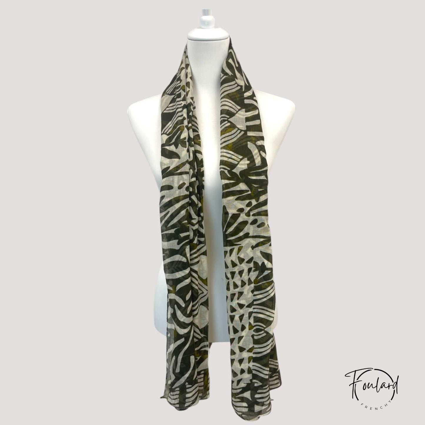 Foulard femme imprimé ethnique kaki et beige
