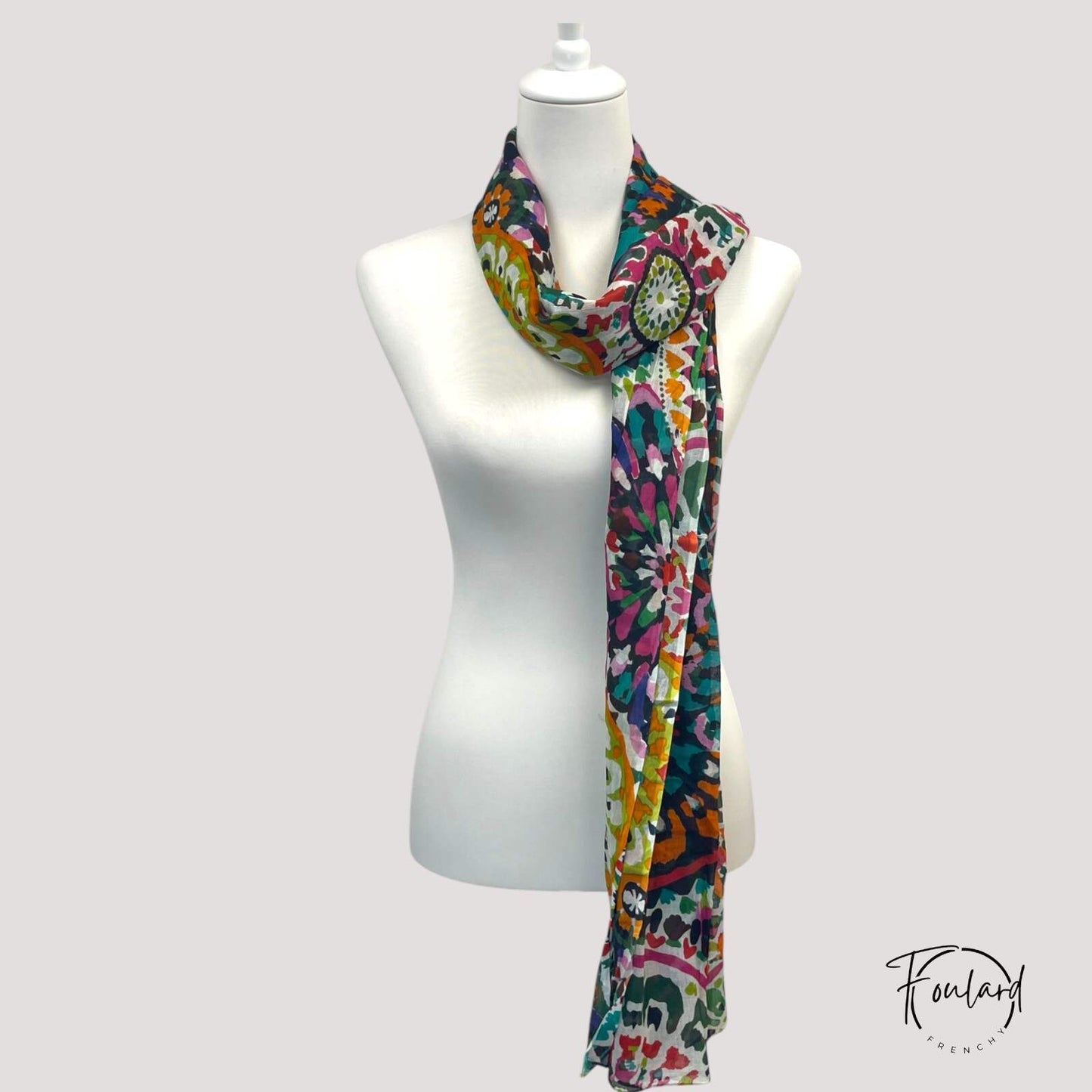 Foulard coloré imprimé mandala multicolore