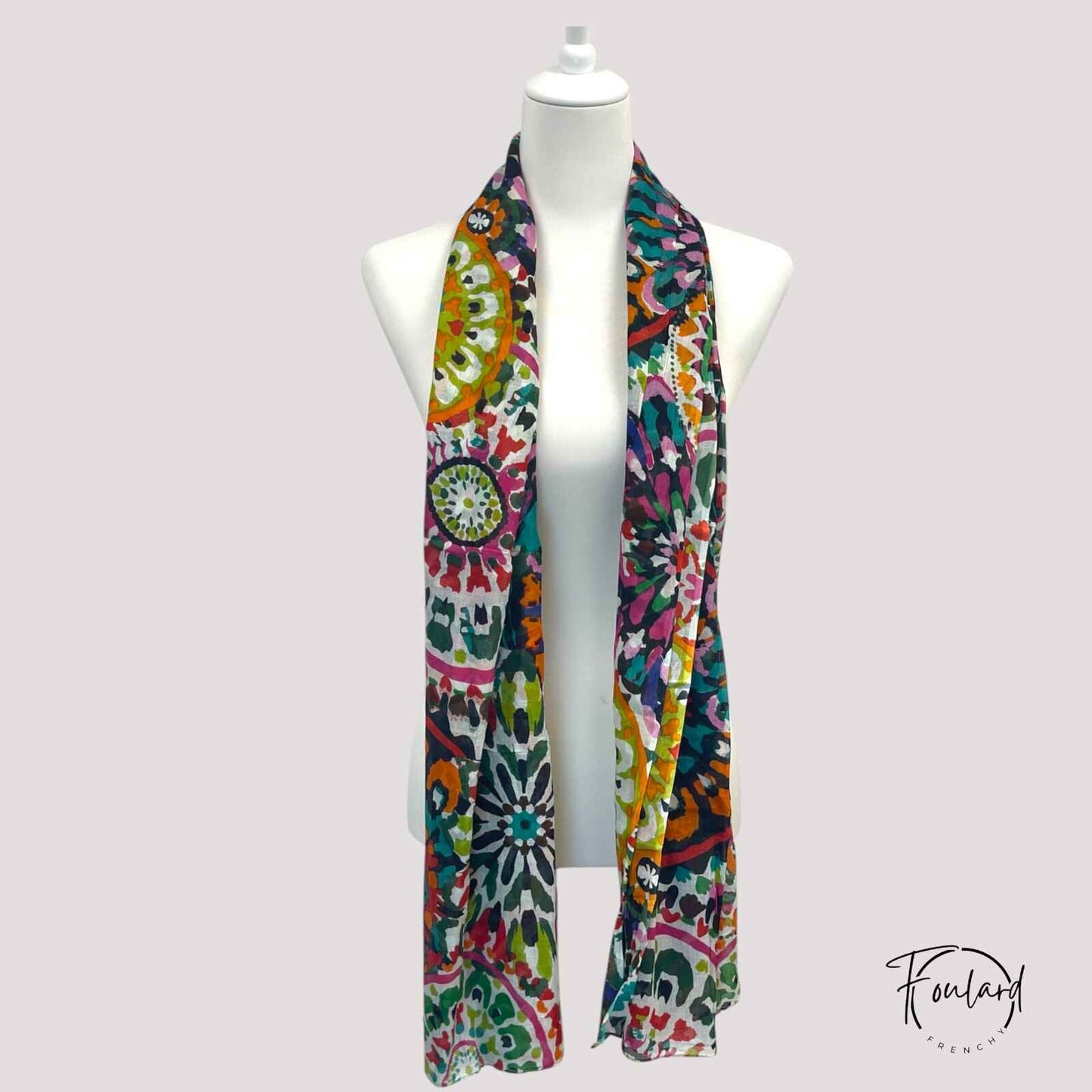 Foulard coloré imprimé mandala multicolore