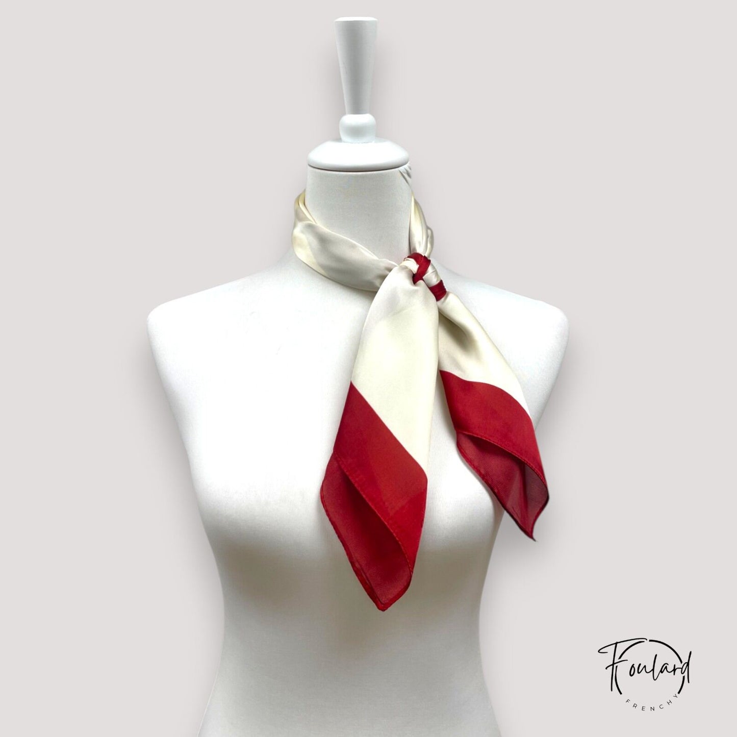 Foulard 70x70 – Rayures bicolores crème et rouge profond