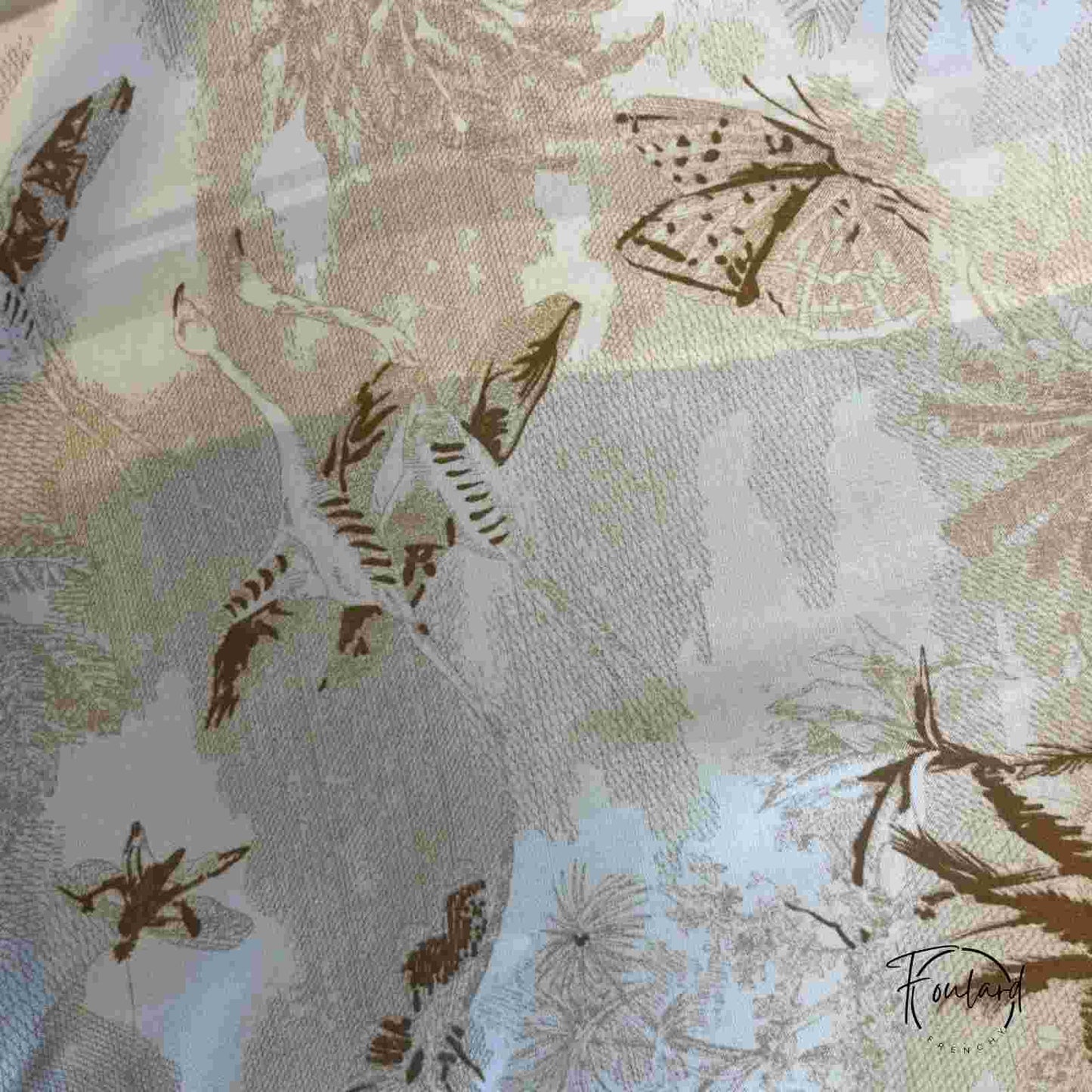 Foulard carré 70x70 – Imprimé paysage vintage beige et caramel