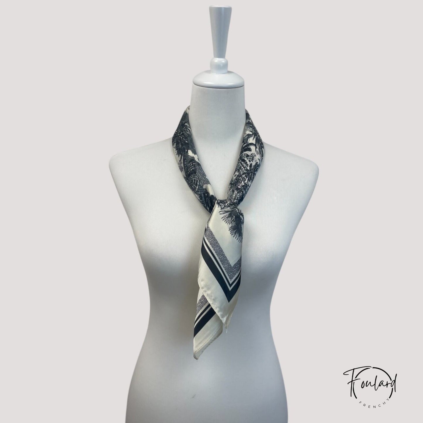 Foulard carré 70x70 – Paysage noir et blanc