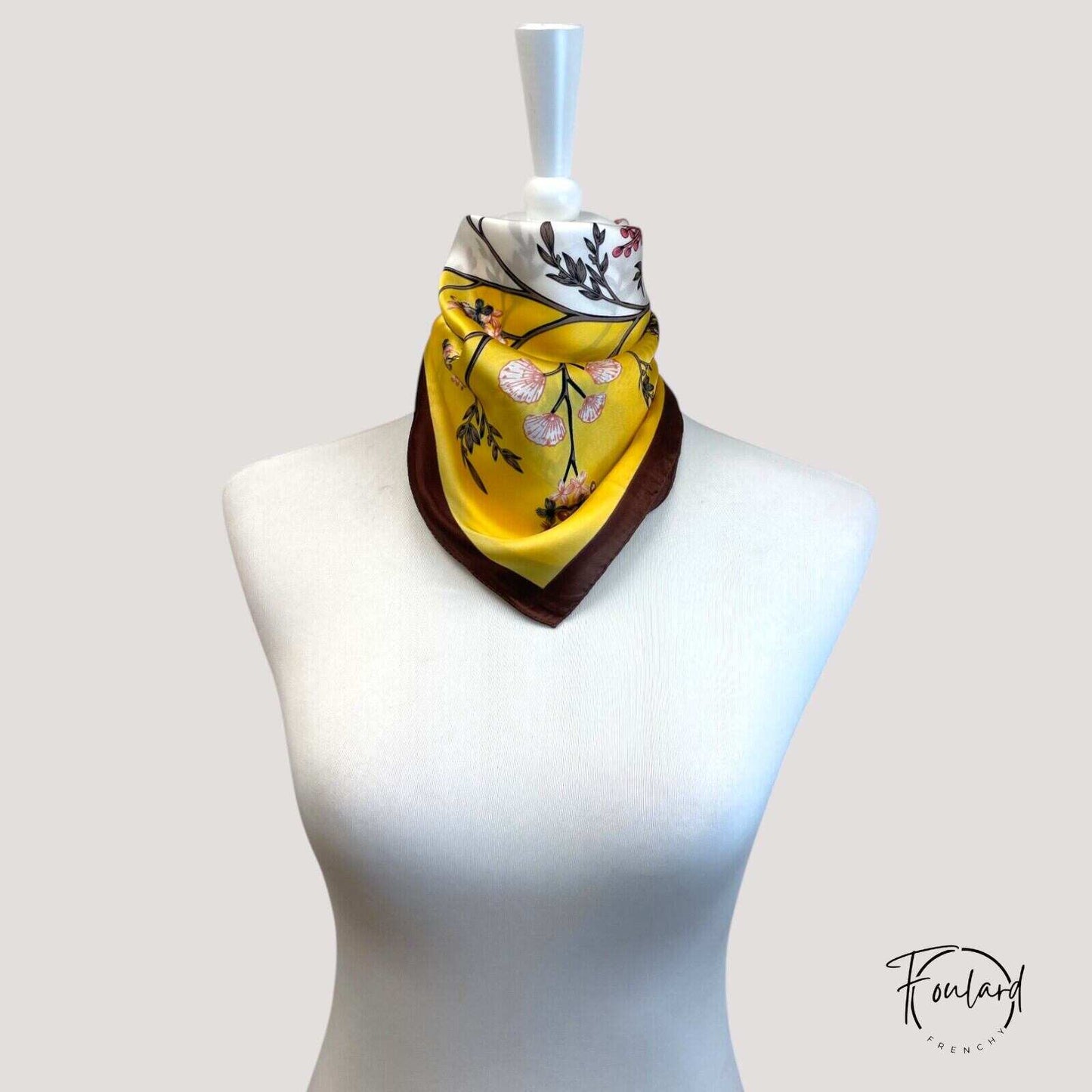 Foulard carré 70x70 – Floraison éclatante