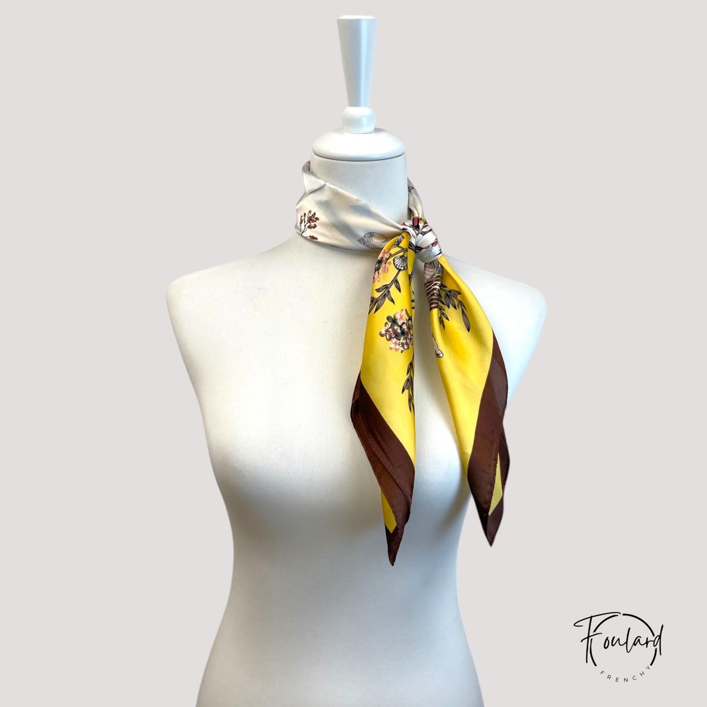 Foulard carré 70x70 – Floraison éclatante