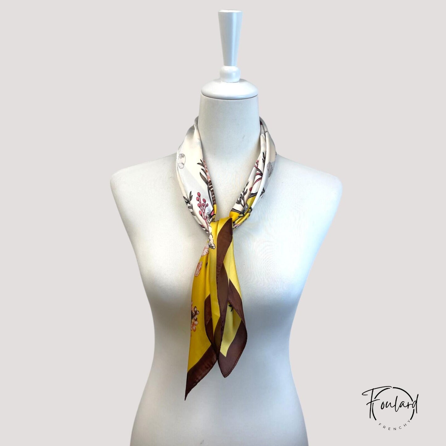 Foulard carré 70x70 – Floraison éclatante