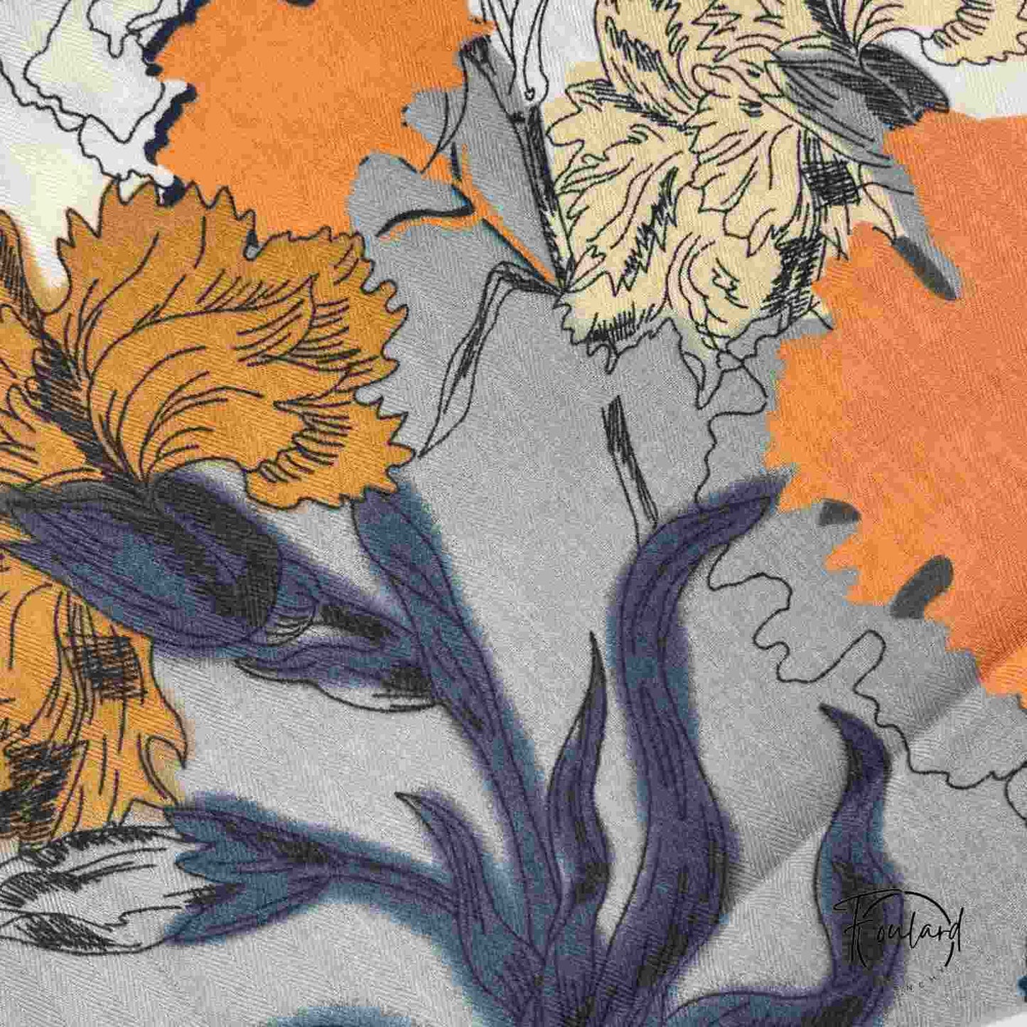 Foulard carré 70x70 – Motif floral artistique ocre et bleu