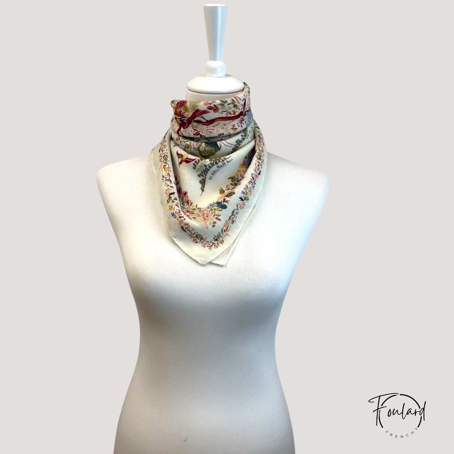 Foulard carré 70x70 – Esprit bucolique et charme d’antan