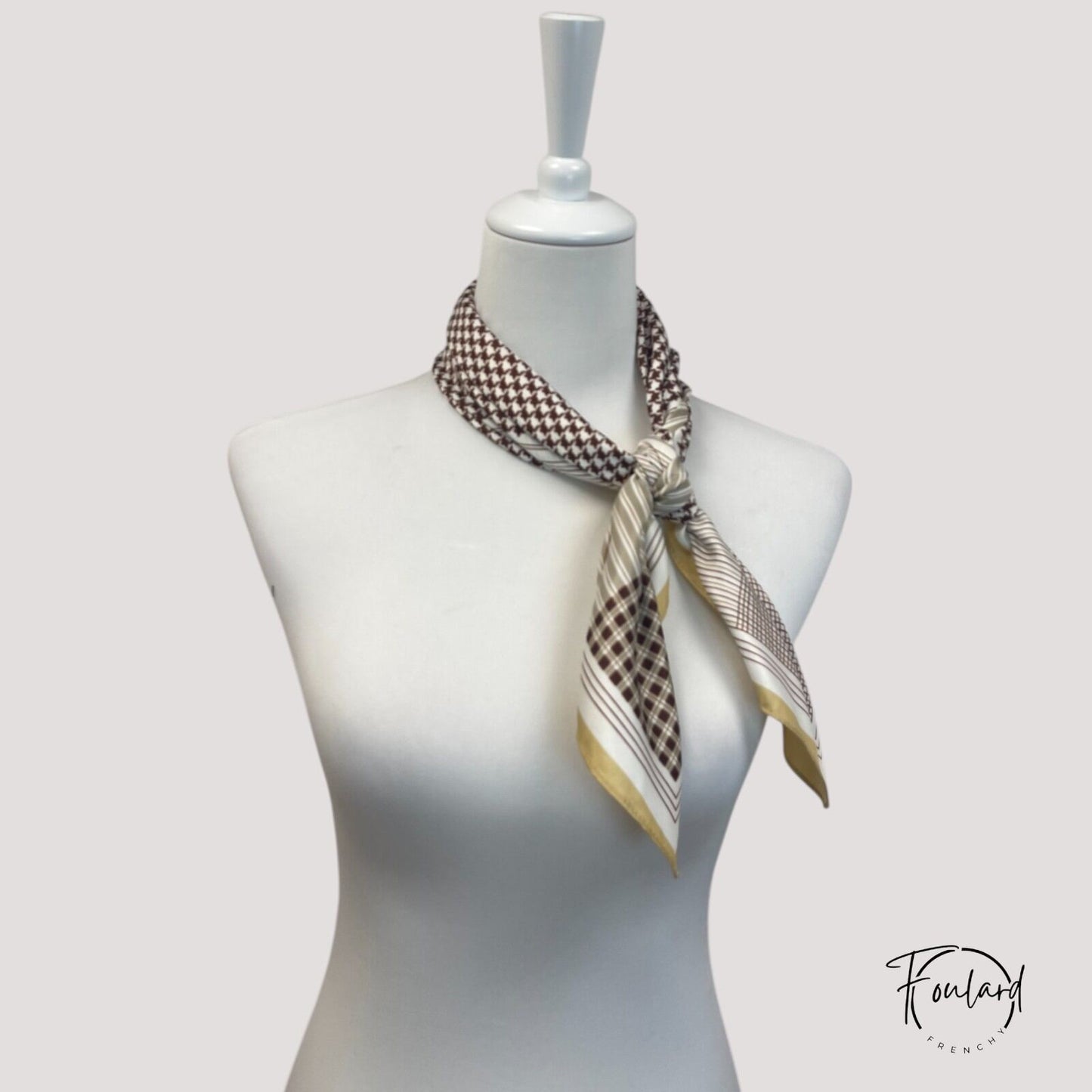 Foulard carré 70x70 – Motifs géométriques