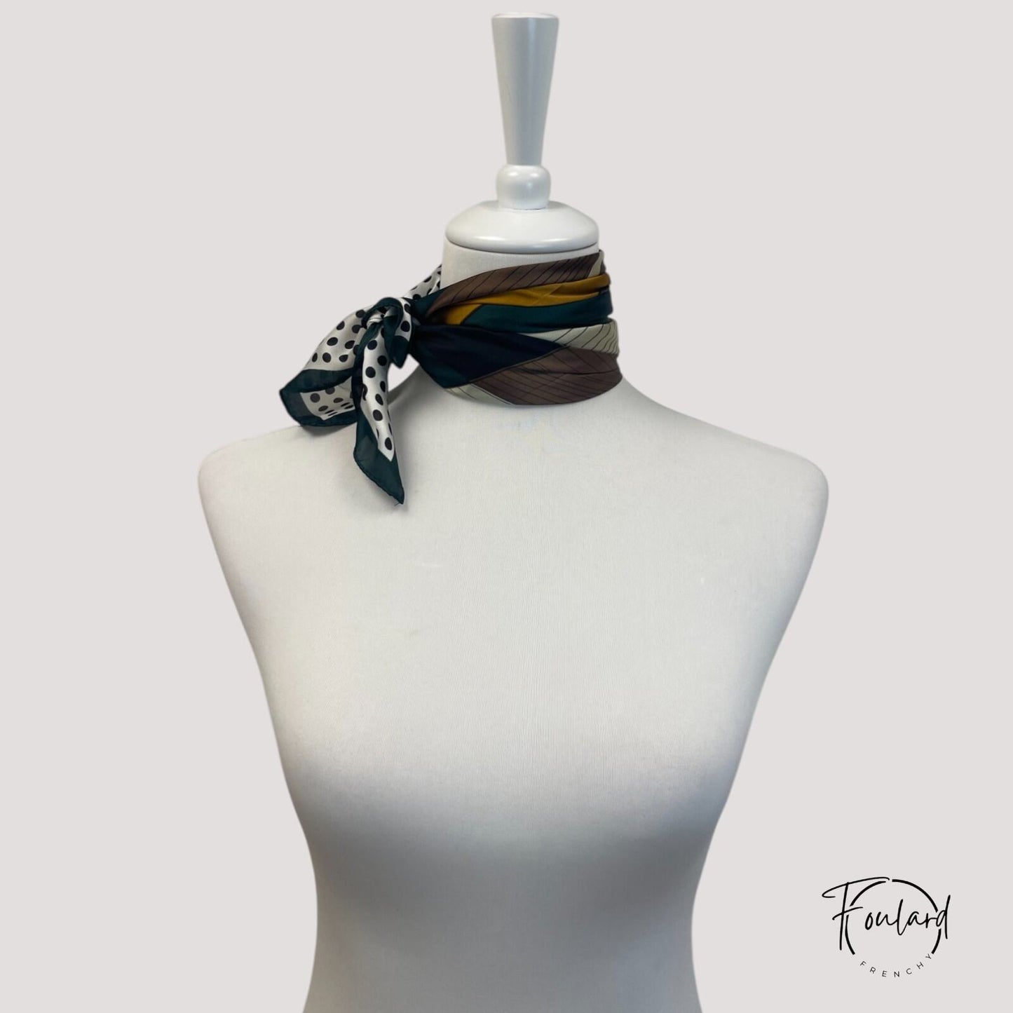 Foulard carré 70x70 – Pois noirs et rayures