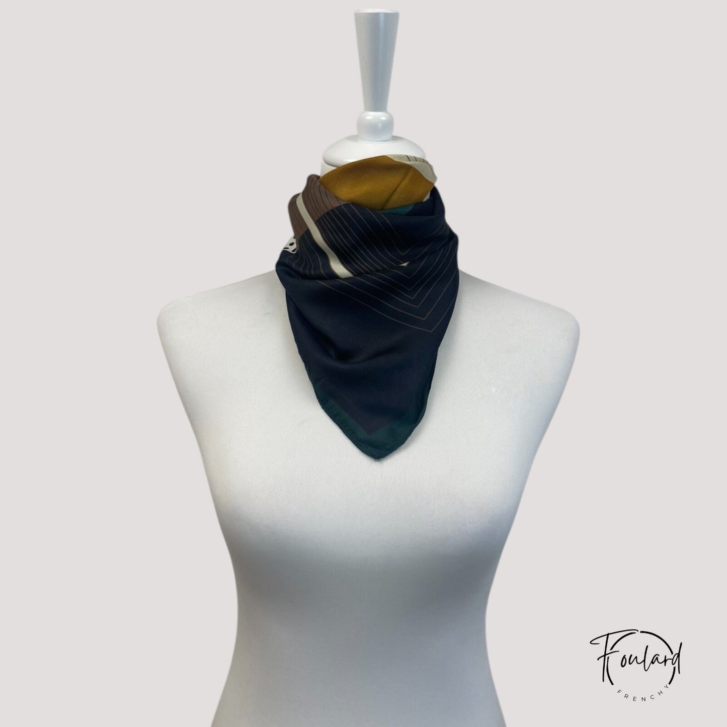 Foulard carré 70x70 – Pois noirs et rayures