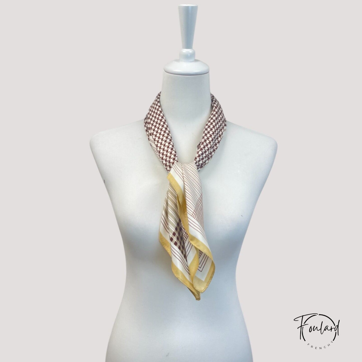 Foulard carré 70x70 – Motifs géométriques