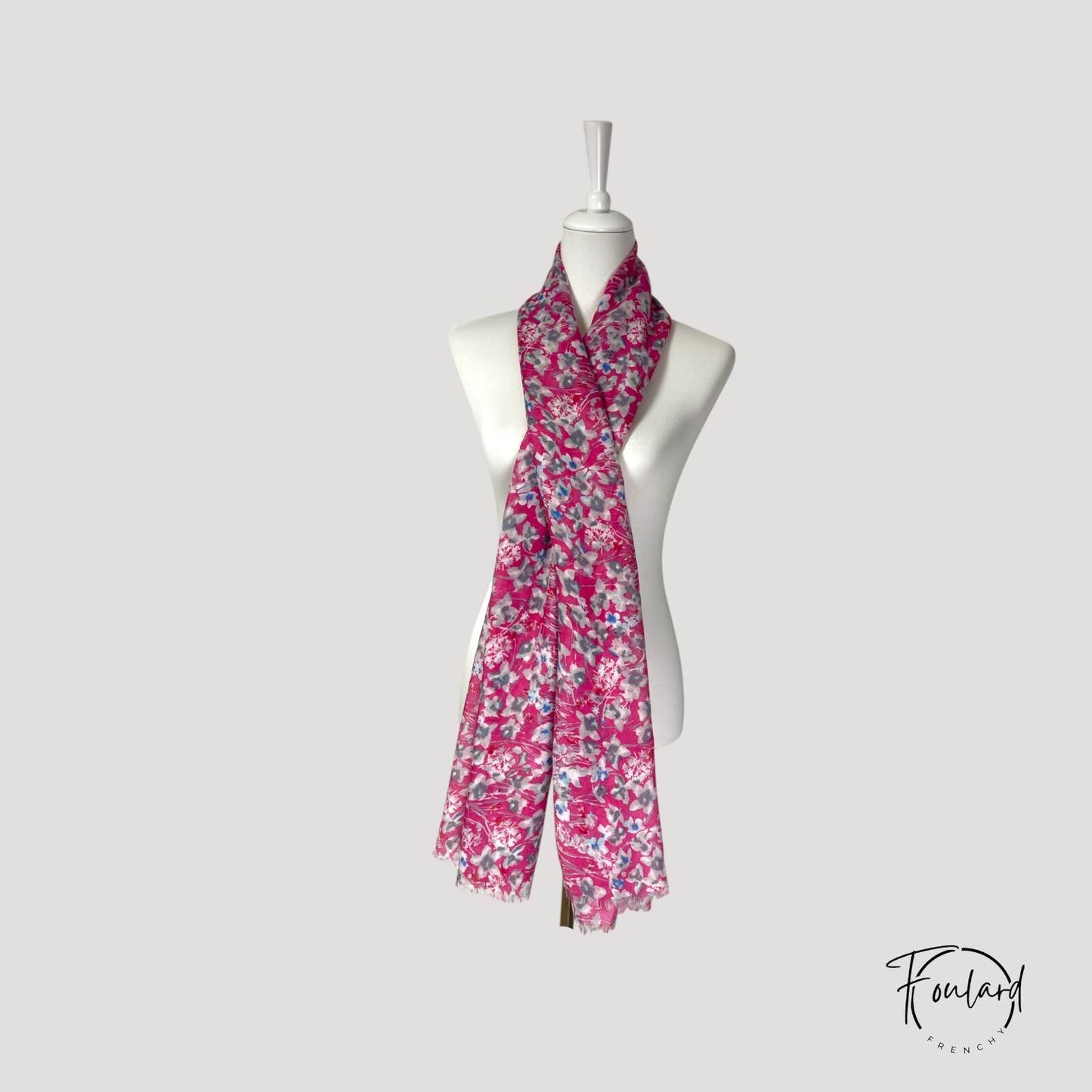 Foulard femme Rose imprimé floral fuchsia