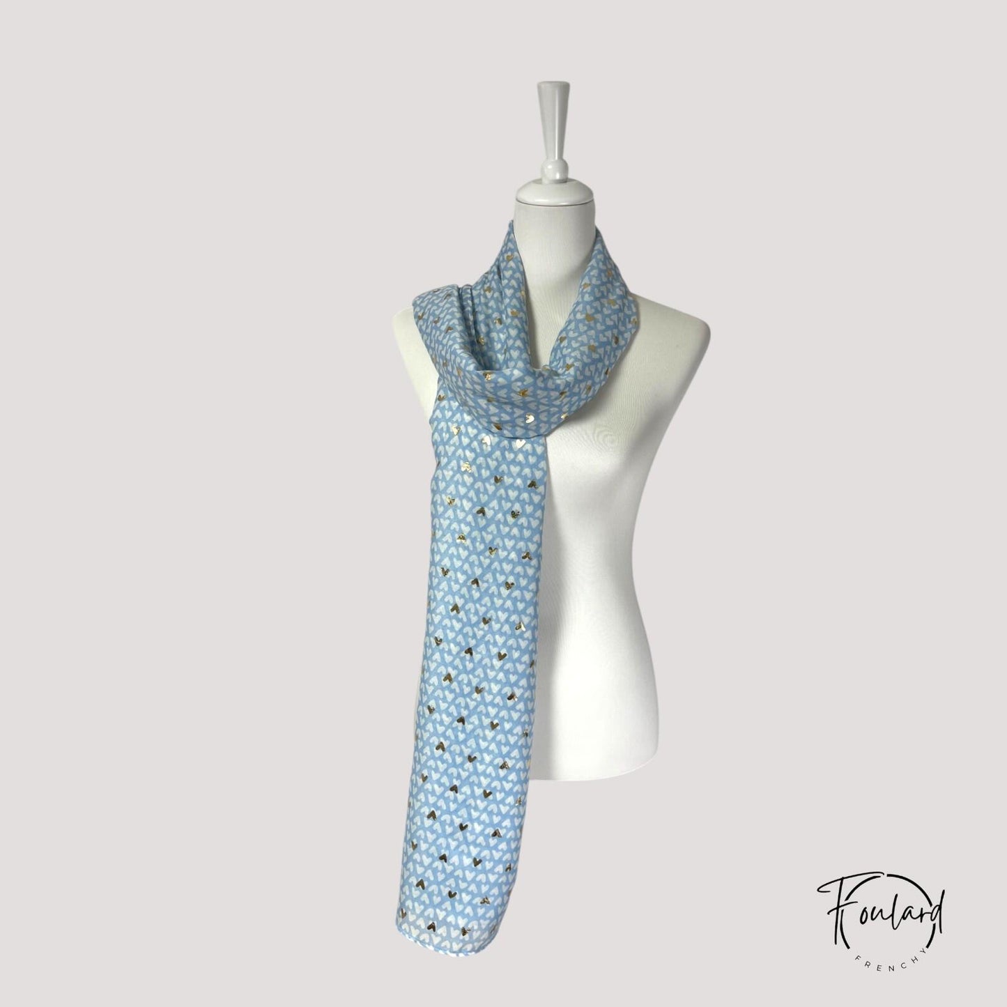 Foulard femme bleu à motif cœur doré
