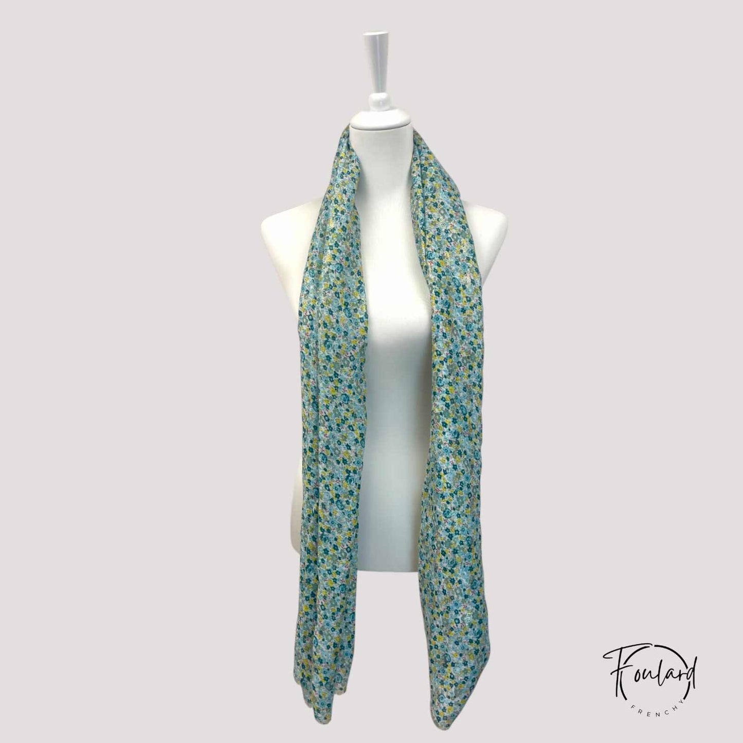 Foulard fleuri bleu - vert en coton 100%