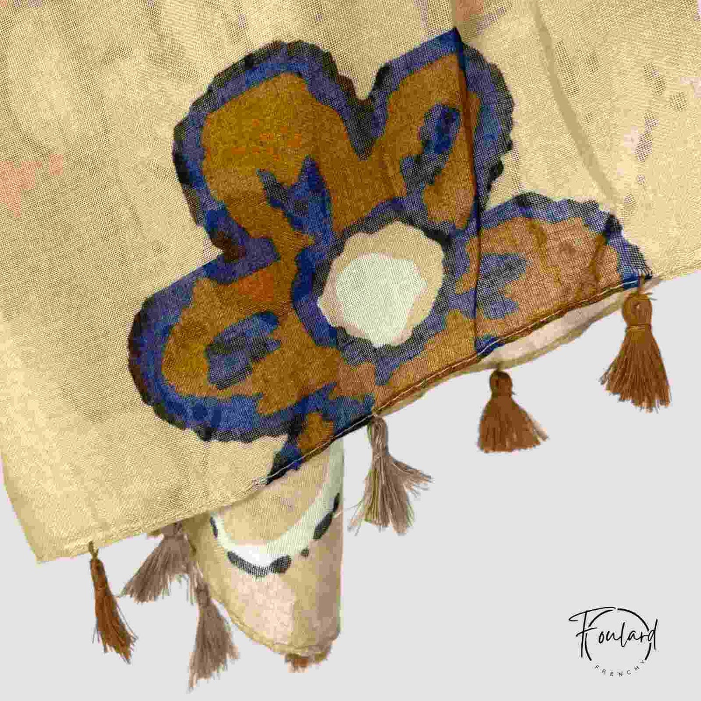 Foulard femme beige à fleurs abstraites