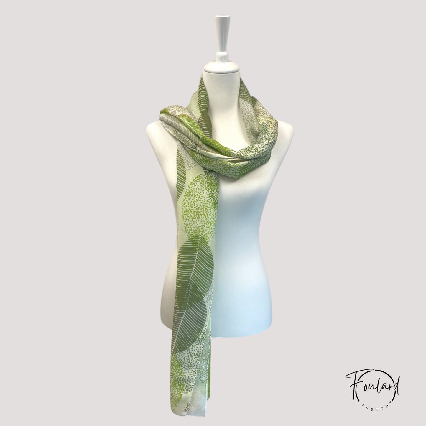 Foulard femme motif feuilles vertes et doré