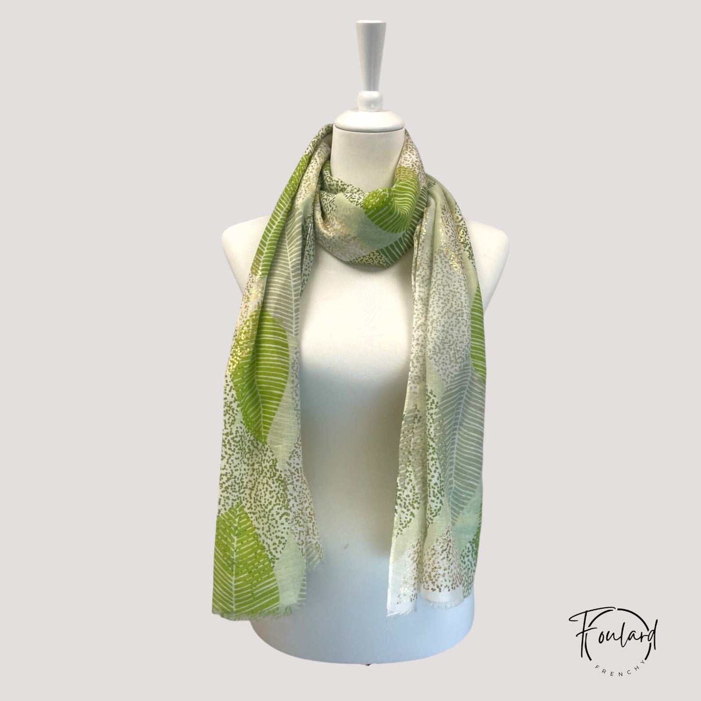 Foulard femme motif feuilles vertes et doré
