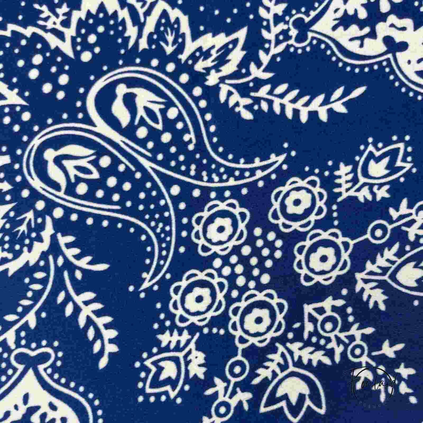 Foulard carré 70x70 – Bandana classique bleu marine et blanc