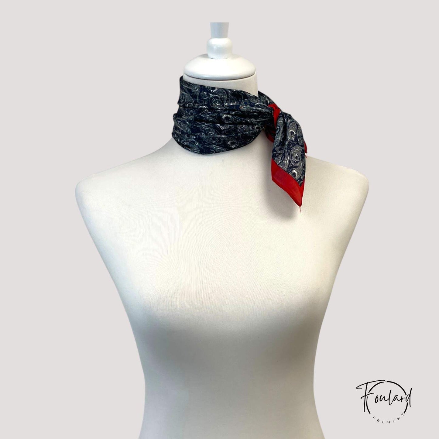 HÉRA Foulard Cheveux Femme Carré Bleu Marine Argenté à motifs