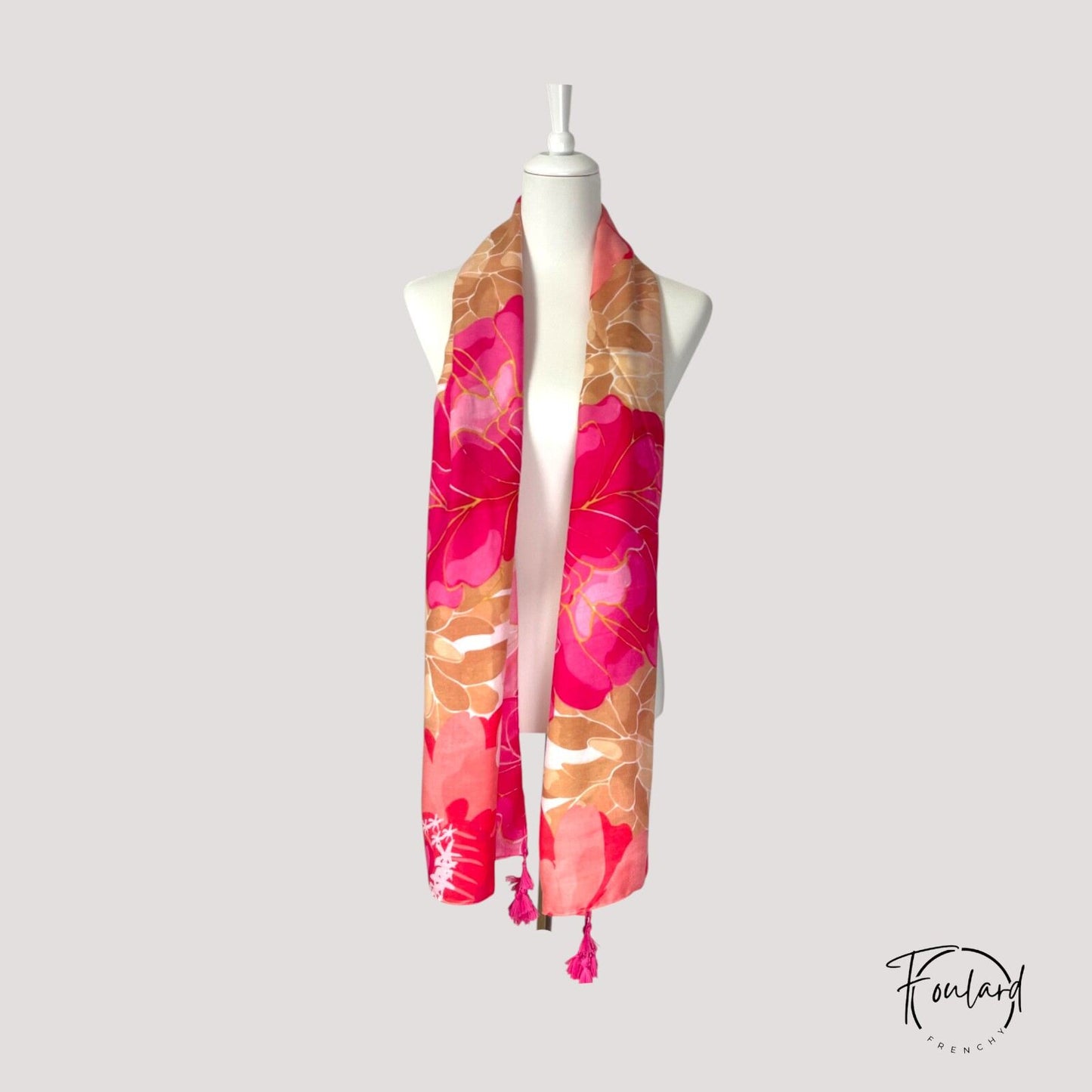 Foulard en coton aux tons roses et corail – Élégance florale et féminine