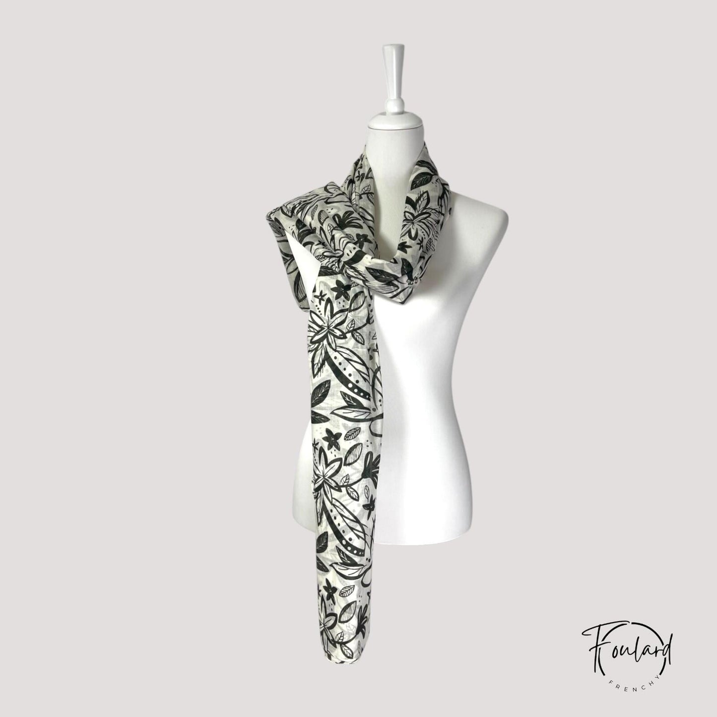 Foulard en coton vert kaki à motif floral – Élégance naturelle et modernité