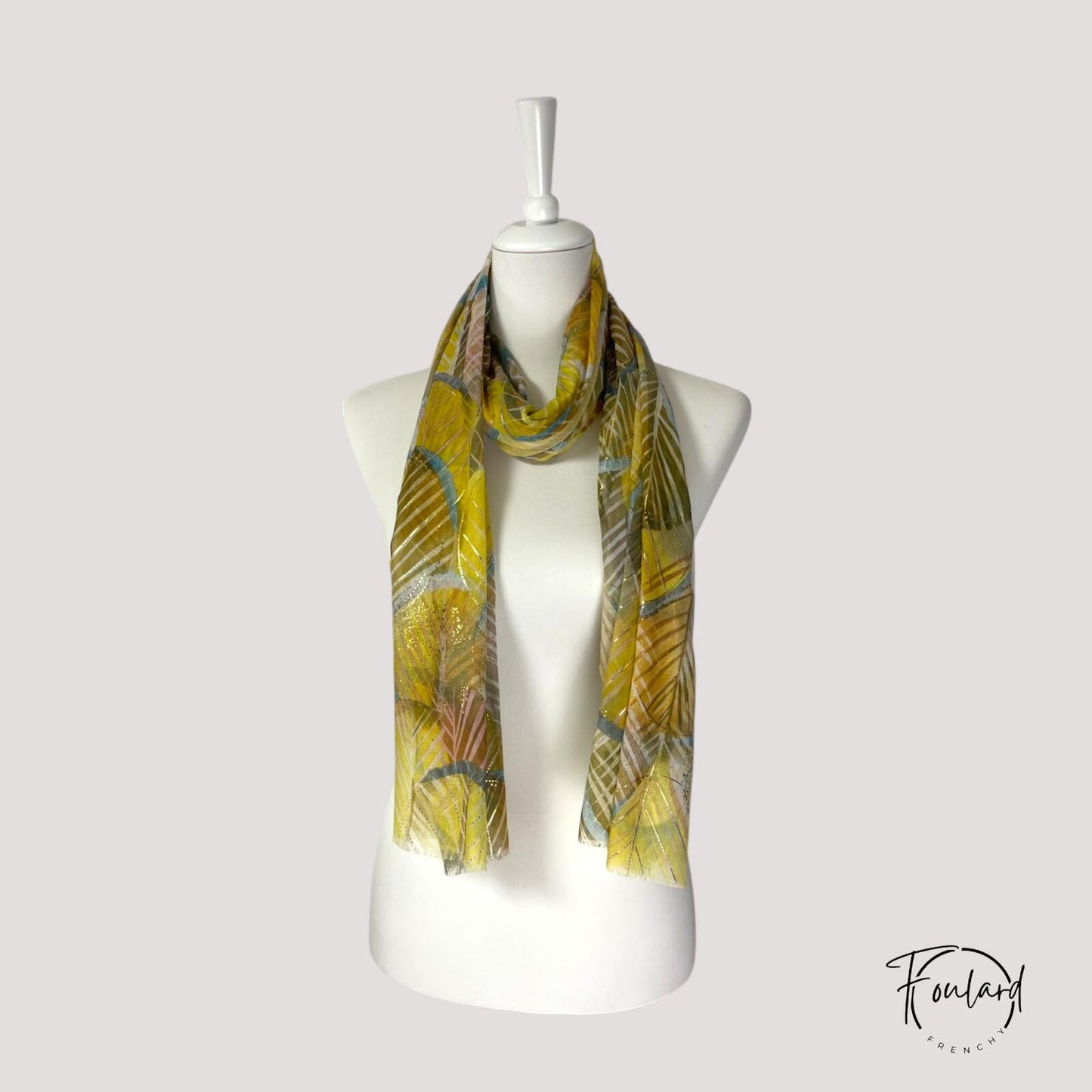 Foulard femme jaune à motifs graphiques dorés