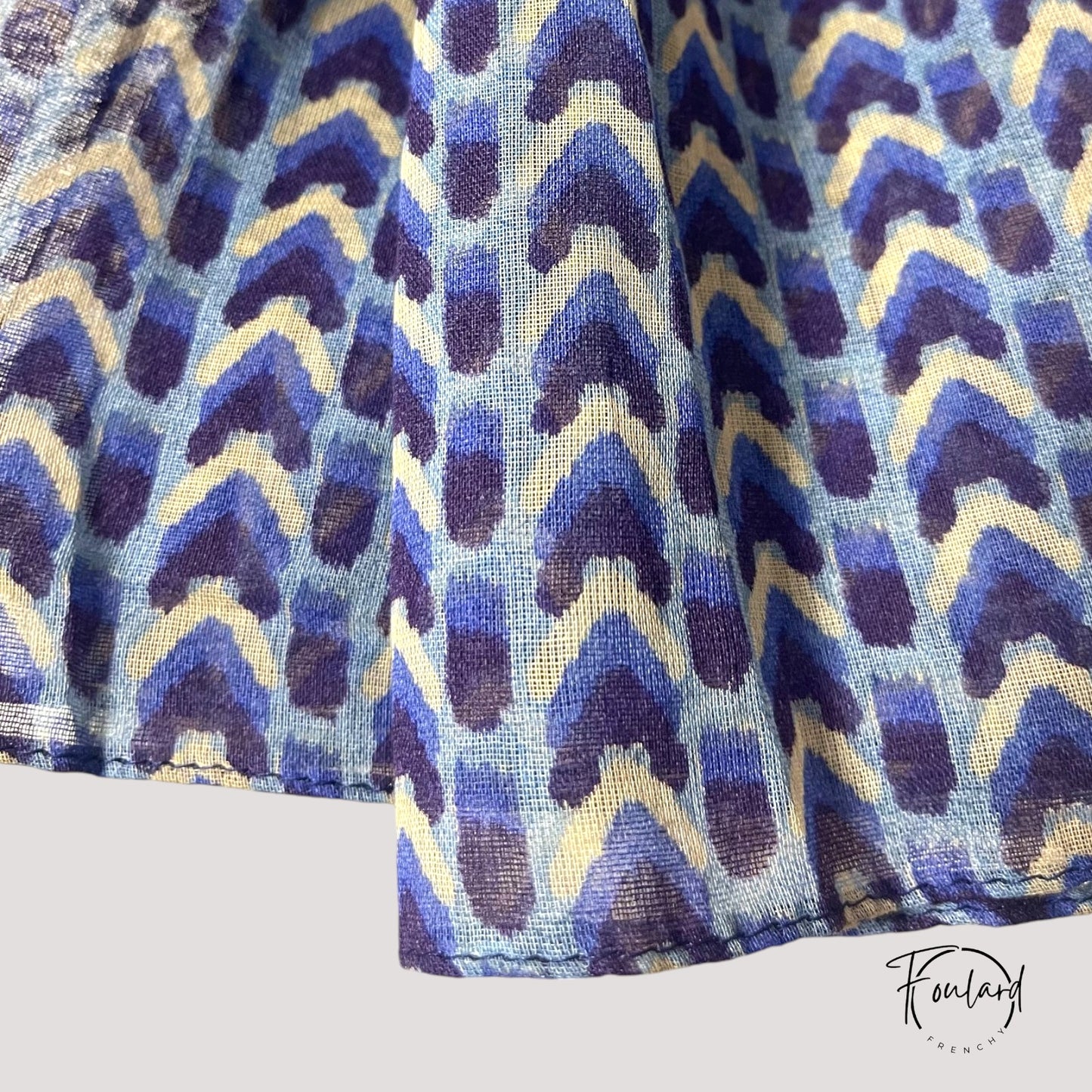 Foulard en coton à motifs géométriques bleu marine