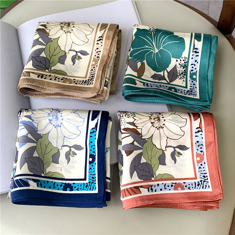 LILYA Foulard Femme Carré Soie Blanc Crème Rose à motifs
