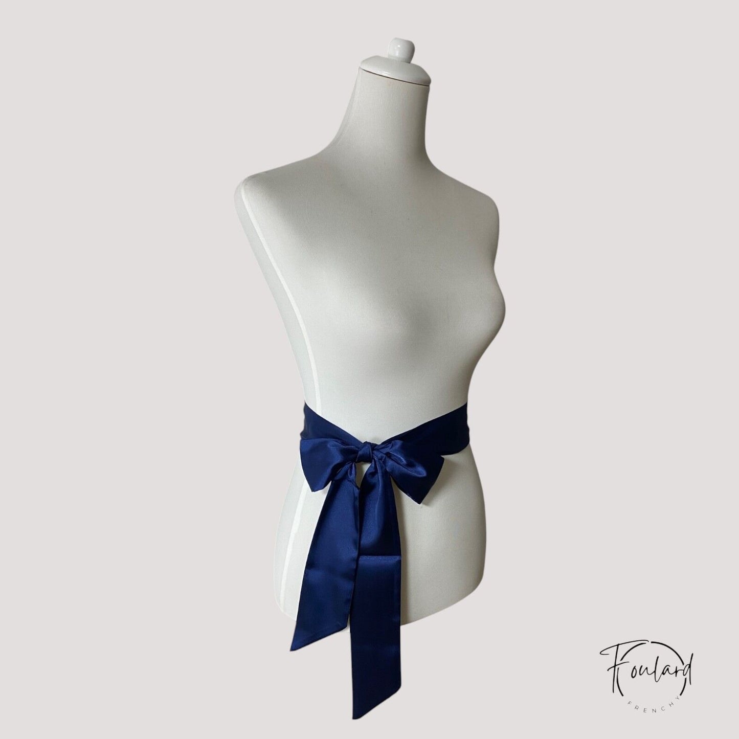 Ceinture foulard bleu marine satinée - 180 cm