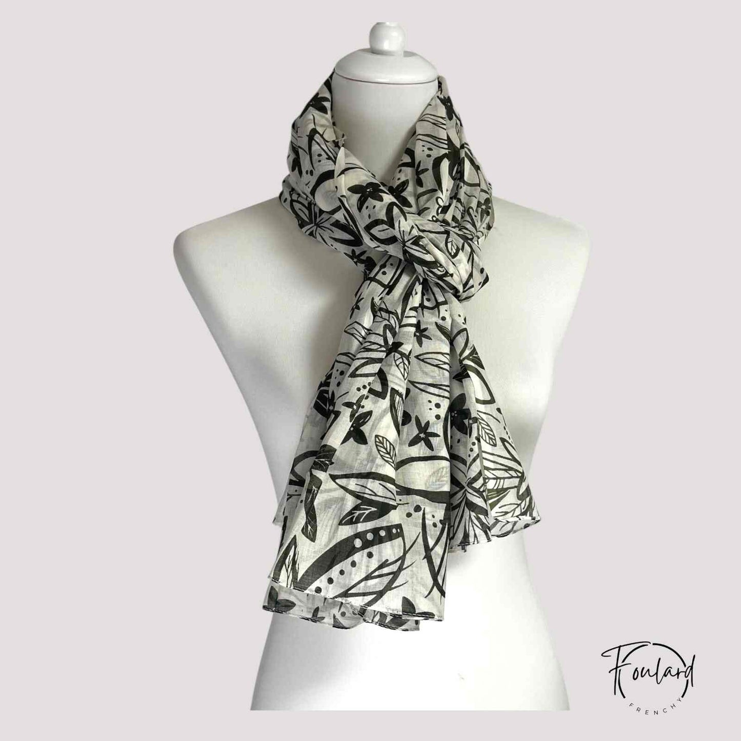 Foulard en coton vert kaki à motif floral – Élégance naturelle et modernité