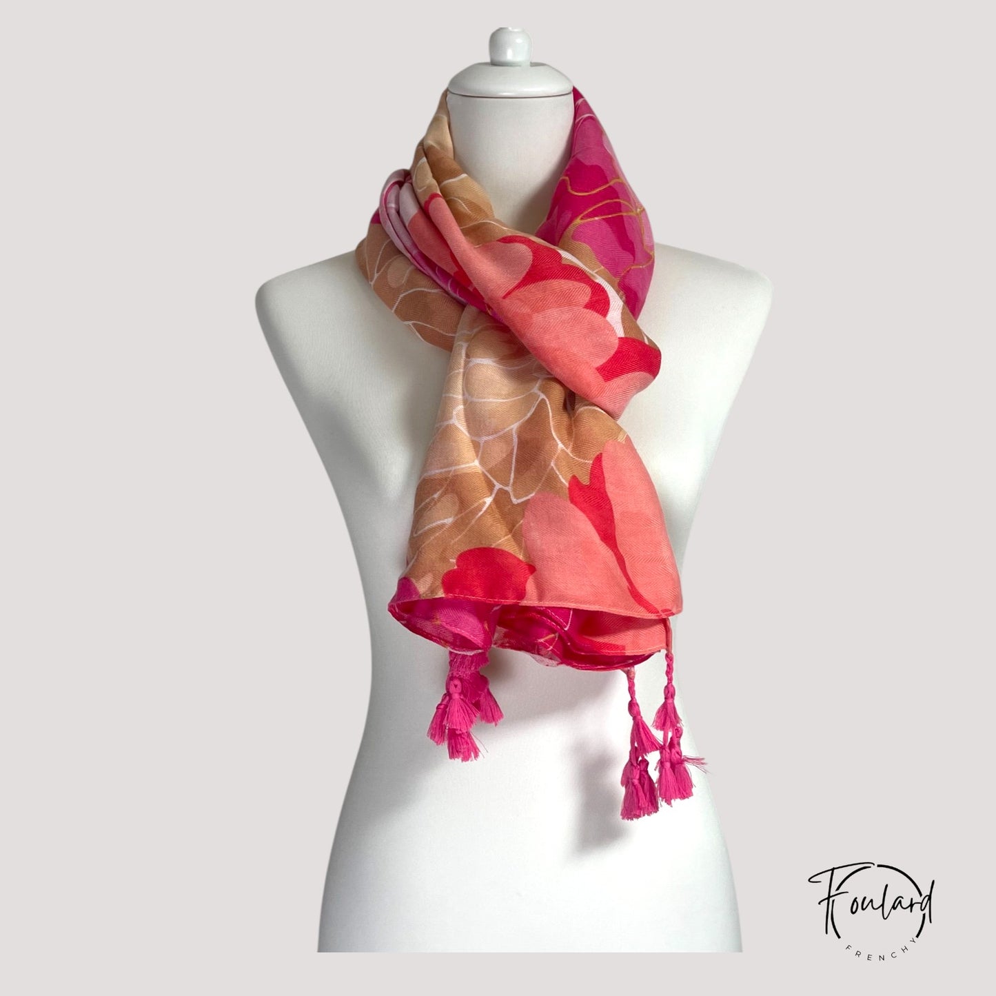 Foulard en coton aux tons roses et corail – Élégance florale et féminine