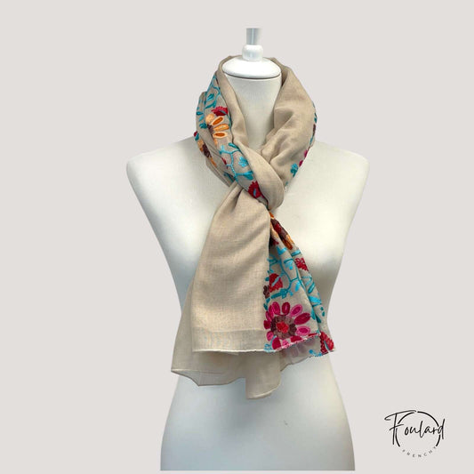 Foulard Brodé Floral – Beige - 180×90 cm