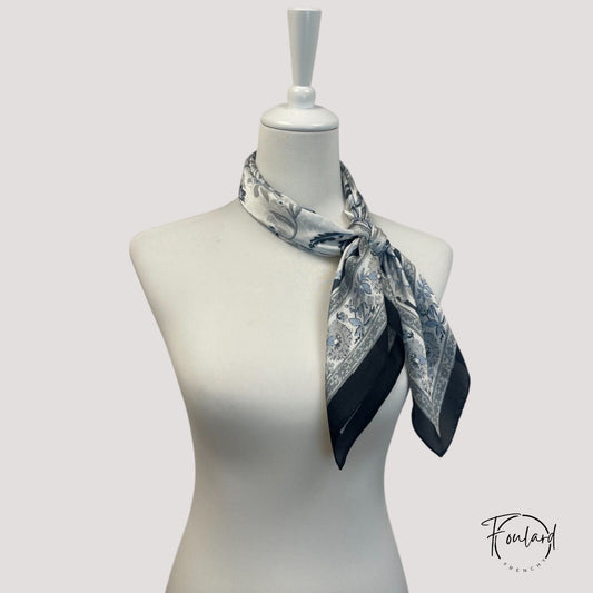 Foulard carré 70x70 – Motif floral baroque