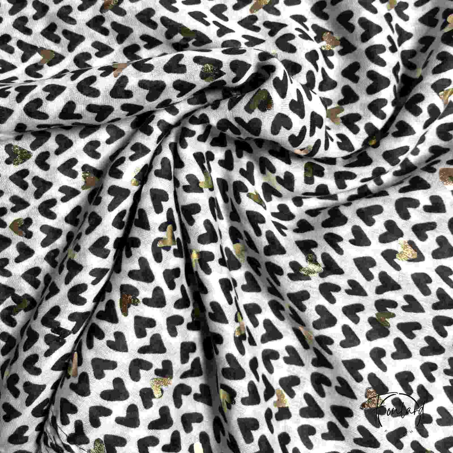 Foulard femme noir à motif cœur doré