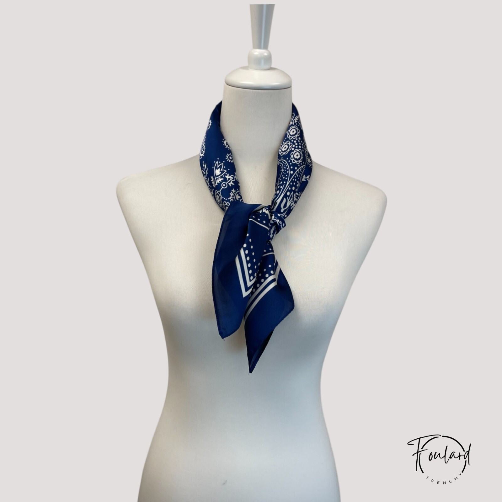 Foulard carré Mistraou- Carré 80x80 cm Bleu - Valdrôme Foulard carré Mistraou- Carré 80x80 cm Bleu - Valdrôme