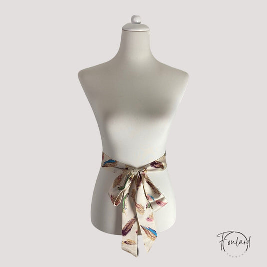 Ceinture foulard crème à motif plume