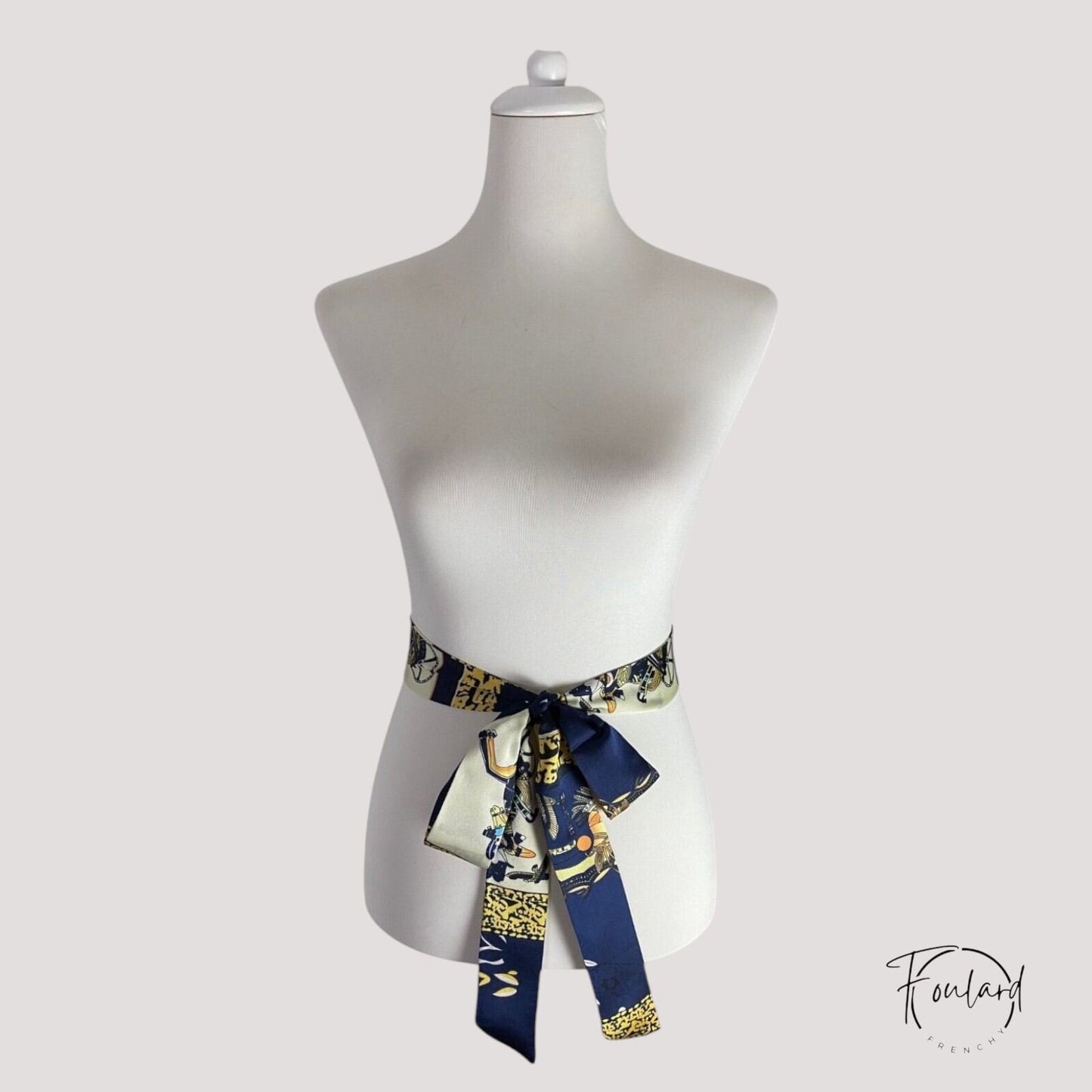 Ceinture foulard bleu marine à motif équestre