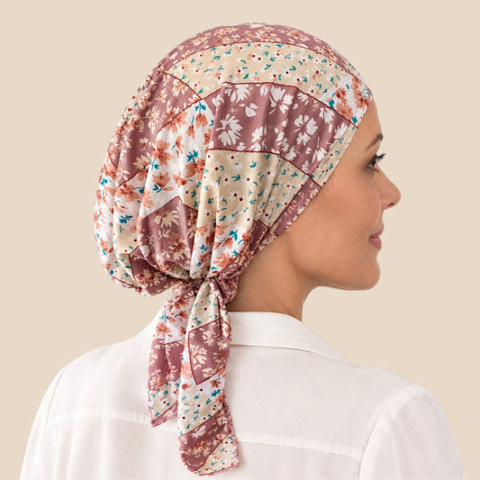 Foulard chimio satiné à motifs fleuris – Rose poudré et écru