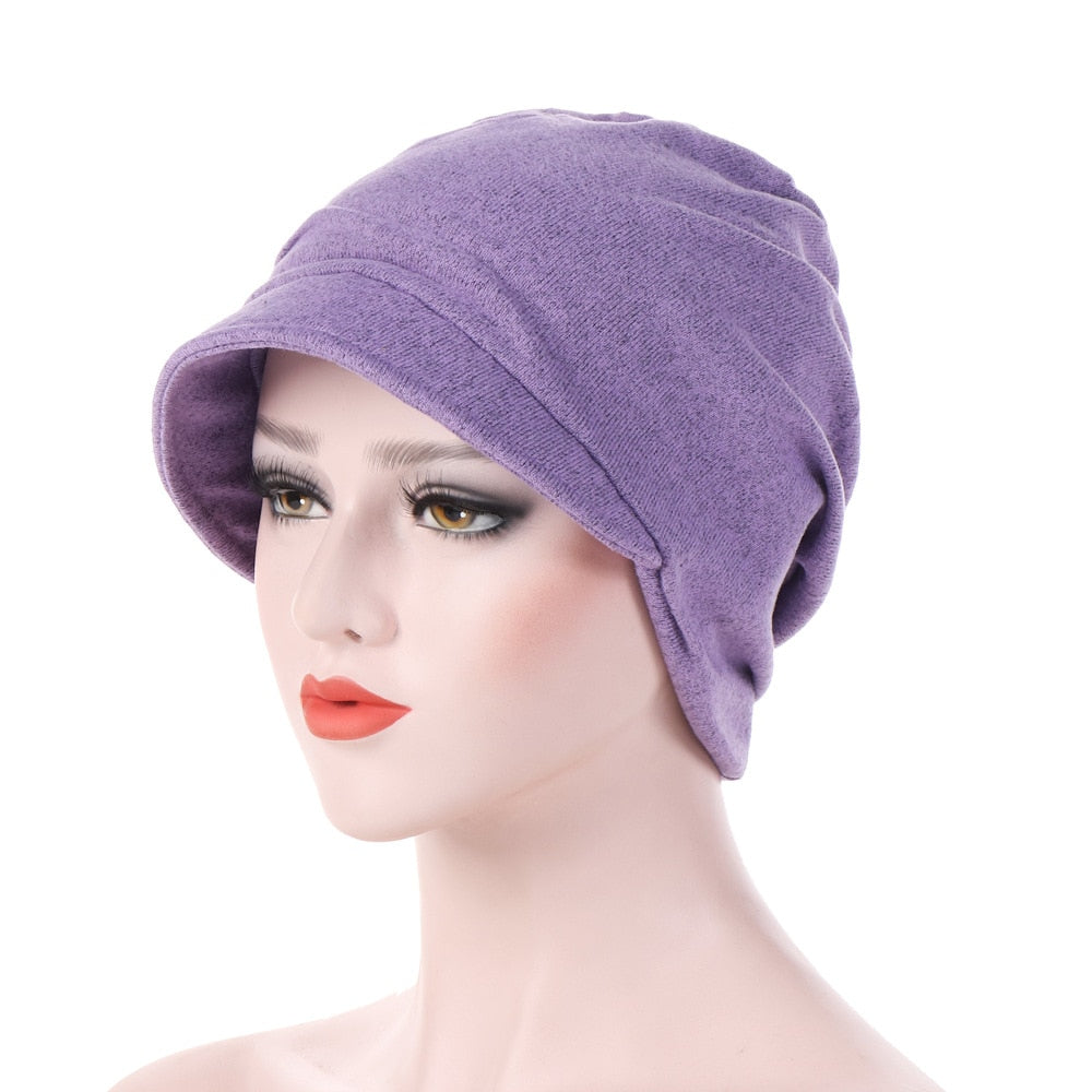 Le foulard casquette chimio BRIGITTE en forme de bonnet, pour femme, en coton, de couleur violet uni, par Foulard Frenchy