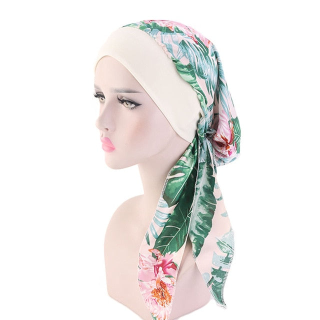 Le foulard chimio ANNA, vert à motifs avec bandeau blanc, pour femme à porter sur les cheveux, de chez foulard frenchy