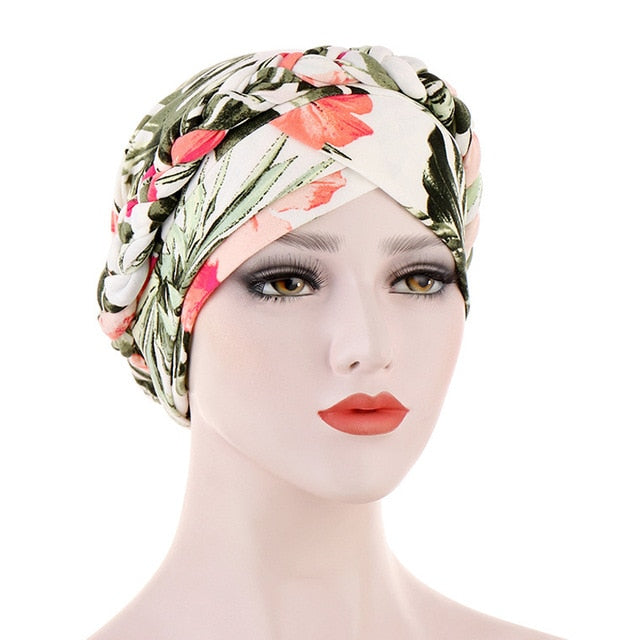 Le turban chimio moderne SONIA blanc à motifs floraux chez Foulard Frenchy