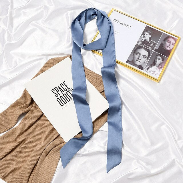 Le Foulard ceinture robe ou pantalon pour femme bleu uni satin de chez foulard frenchy