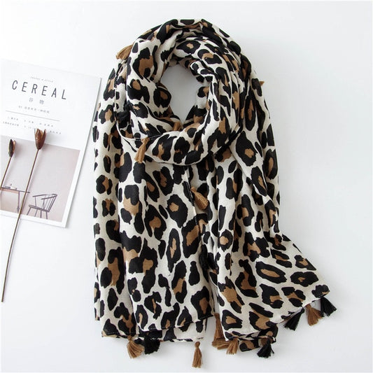 Le foulard léopard écharpe pour femme de chez foulard frenchy