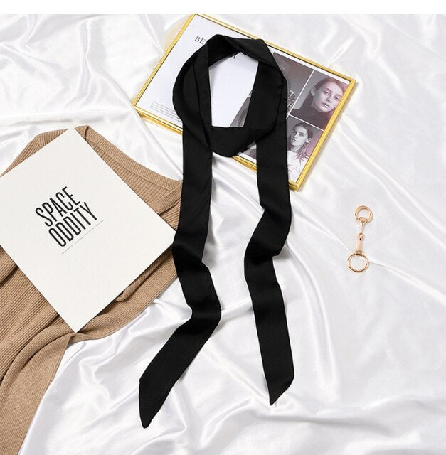 La ceinture foulard pour femme à porter sur robe ou pantalon, couleur noir uni, de chez foulard frenchy